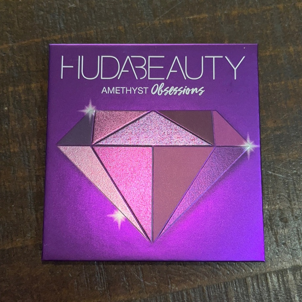 Huda Beauty eye shadow pallet